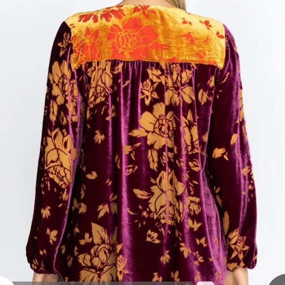 Johnny Was NWT Vida Floral Burnout Velvet Long Sleeve Vneck Silk Rayon Blouse - Picture 9 of 15